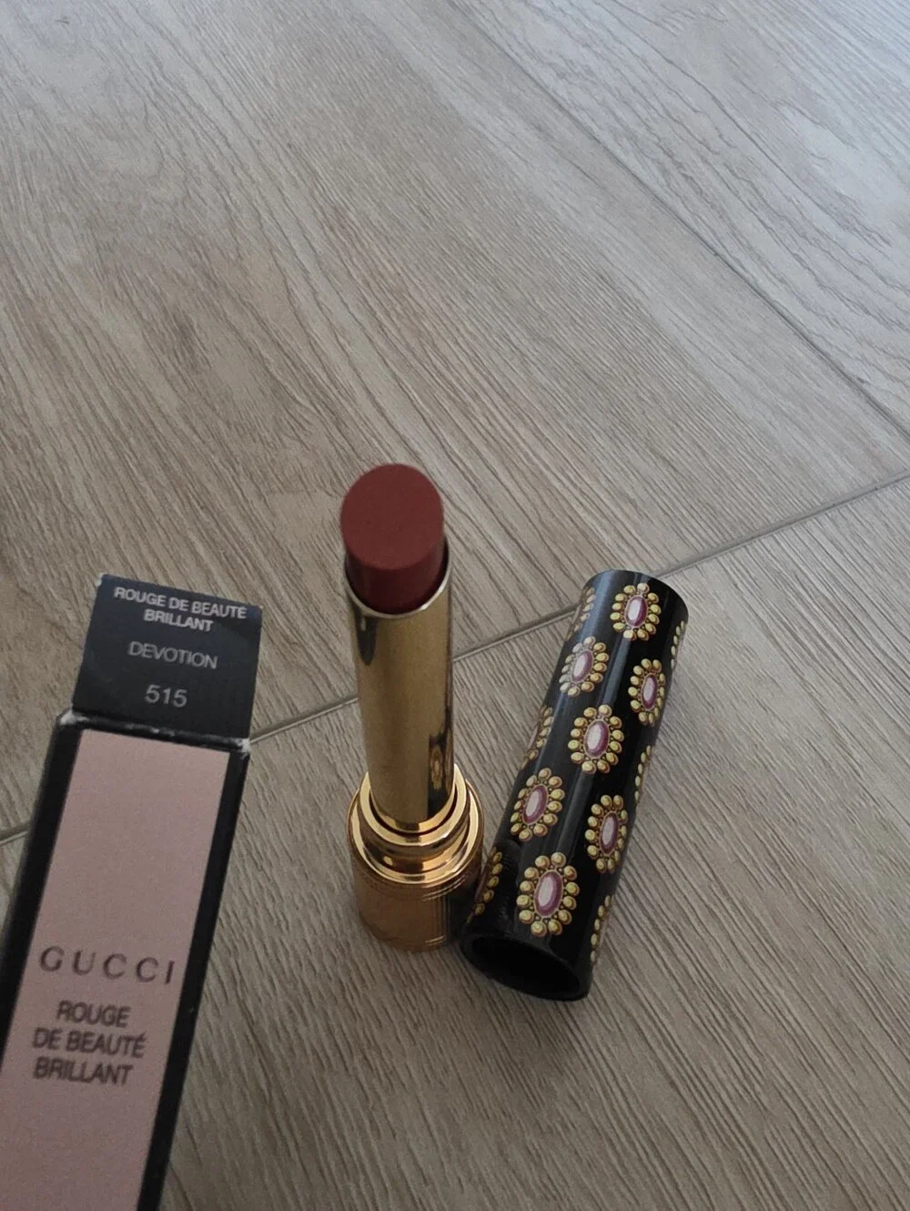 Gucci Rouge de Beauté Brillant Glow & Care Lipstick shade 515 Devotion